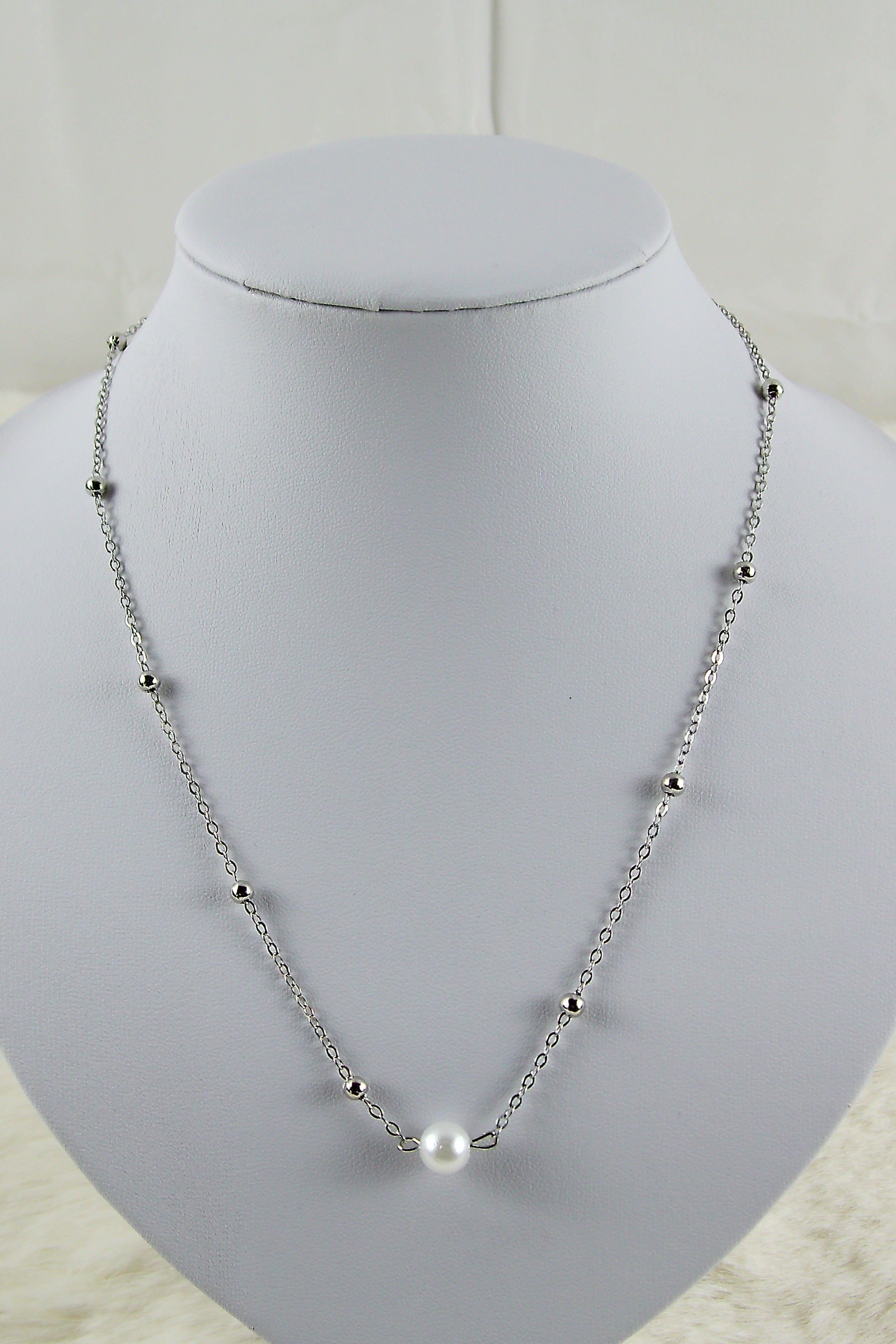Zilveren ketting met witte parel