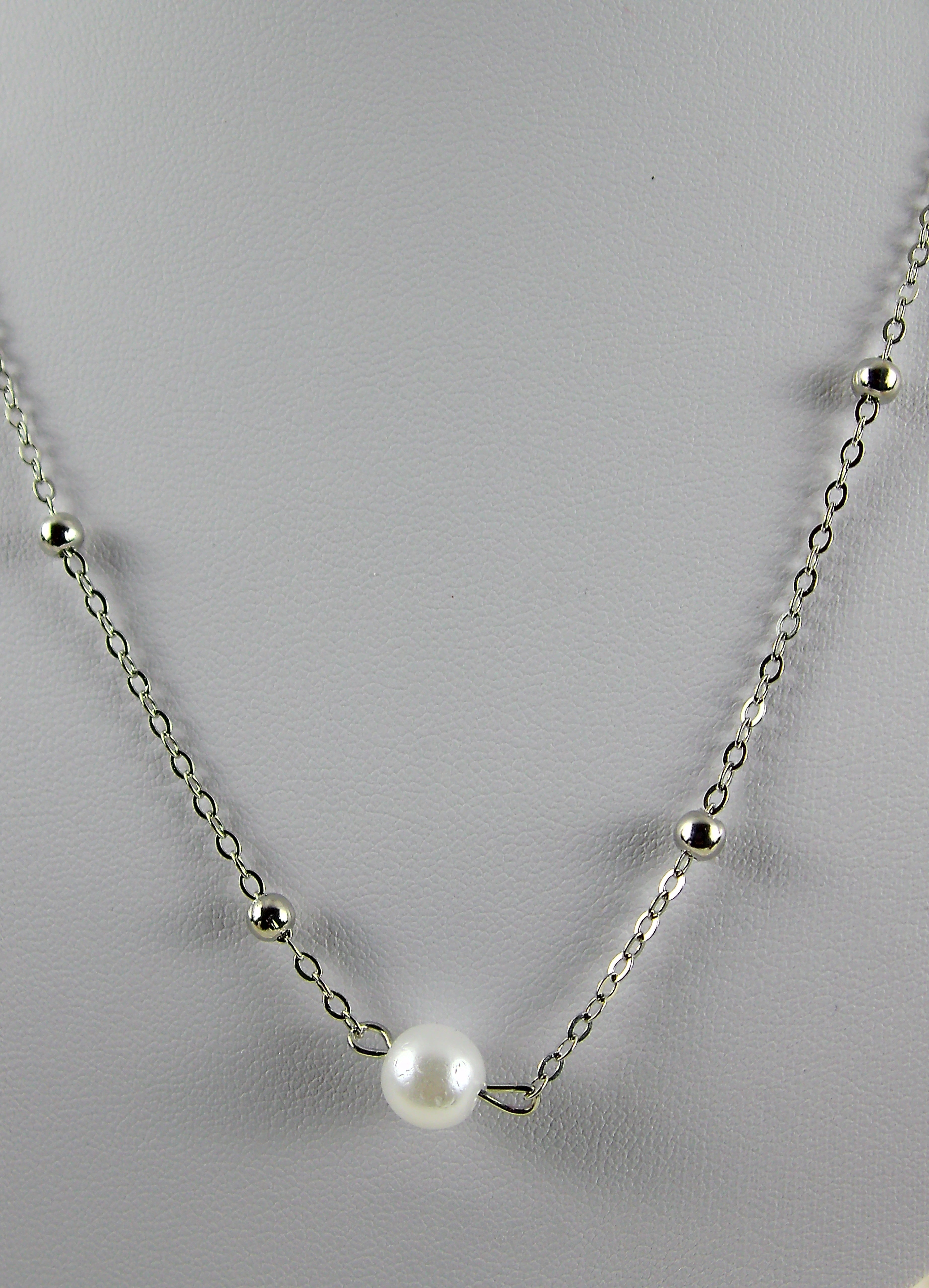 Zilveren ketting met witte parel