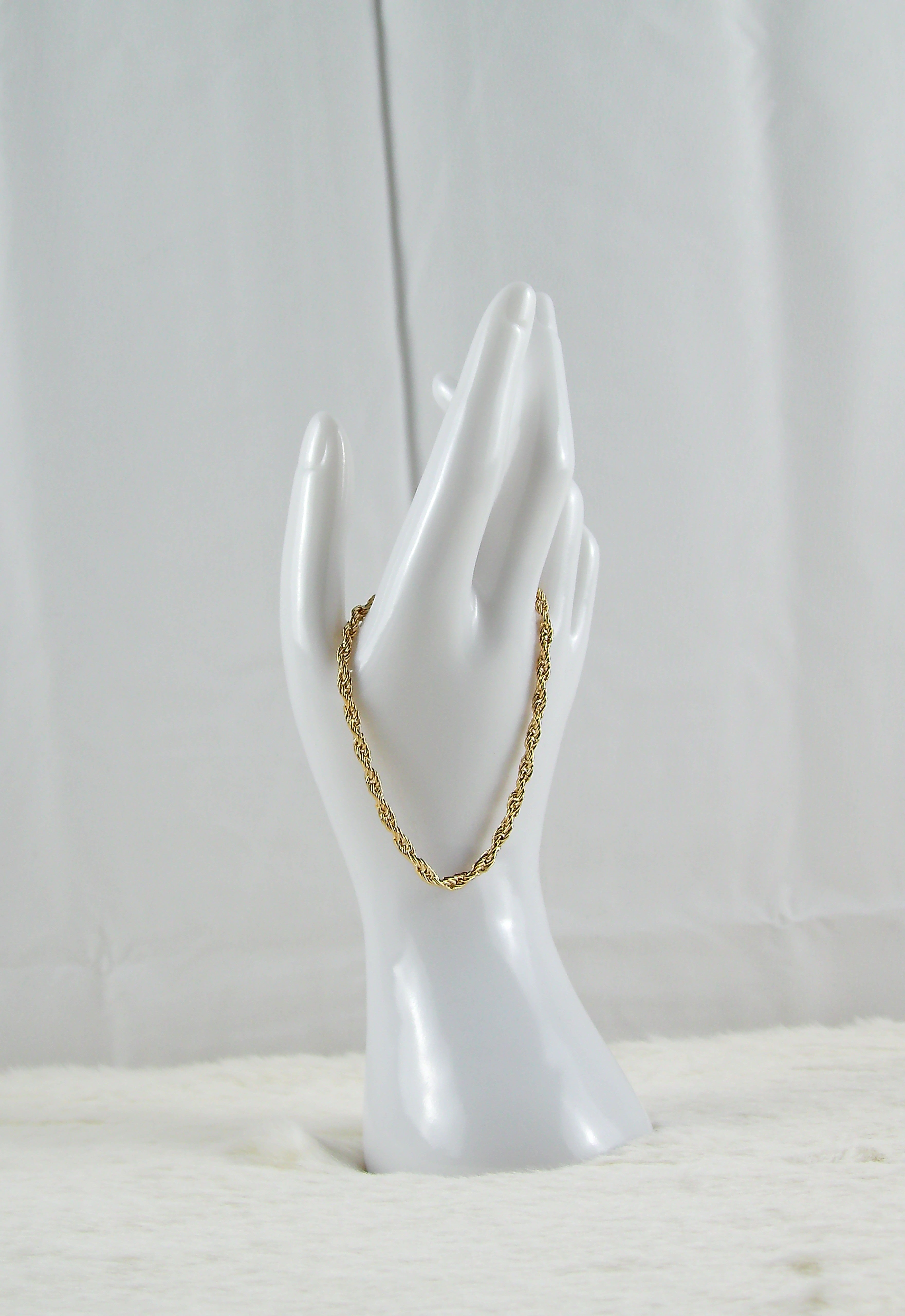 Basic gedraaide gouden armbandje dik