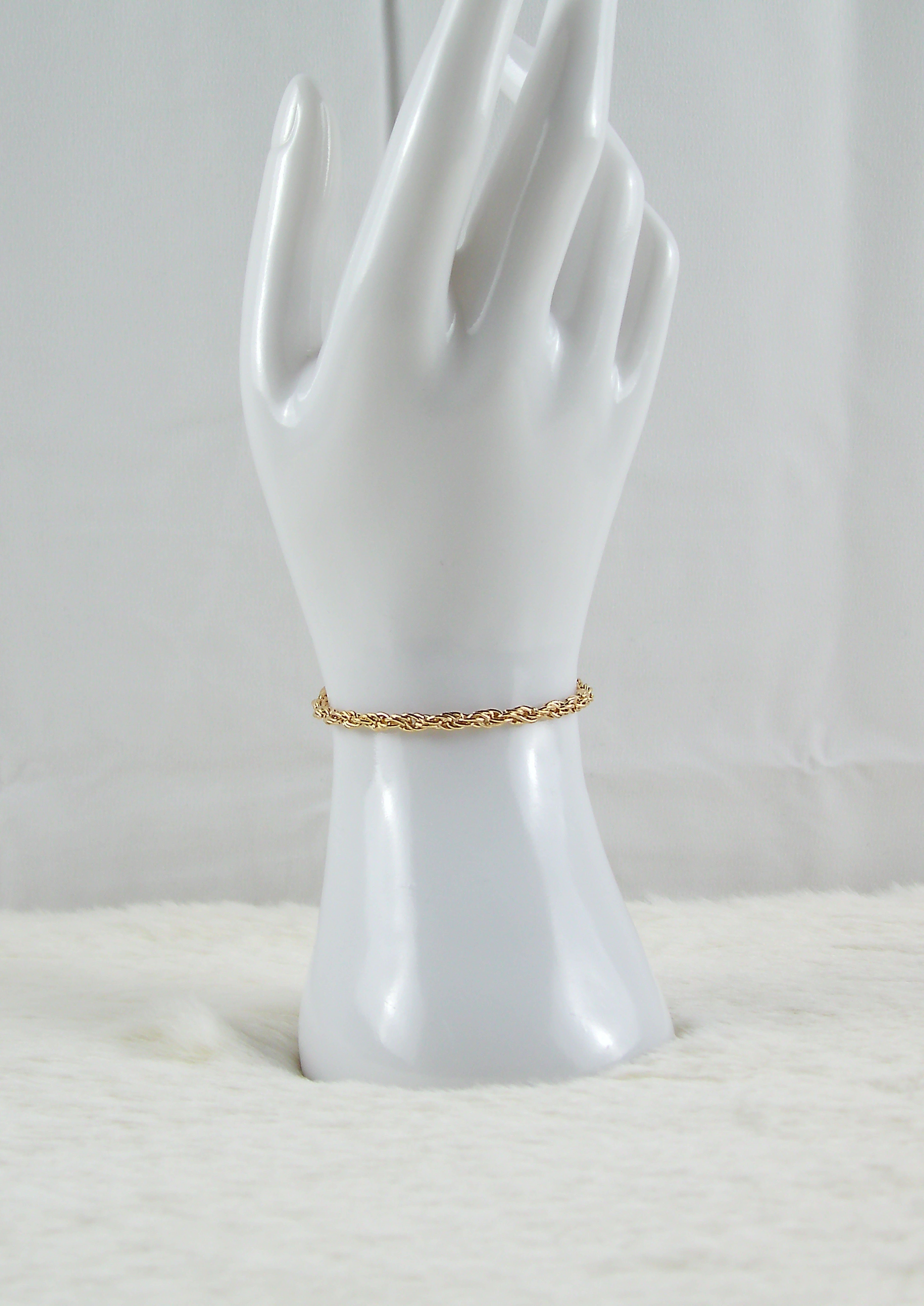 Basic gedraaide gouden armbandje dik