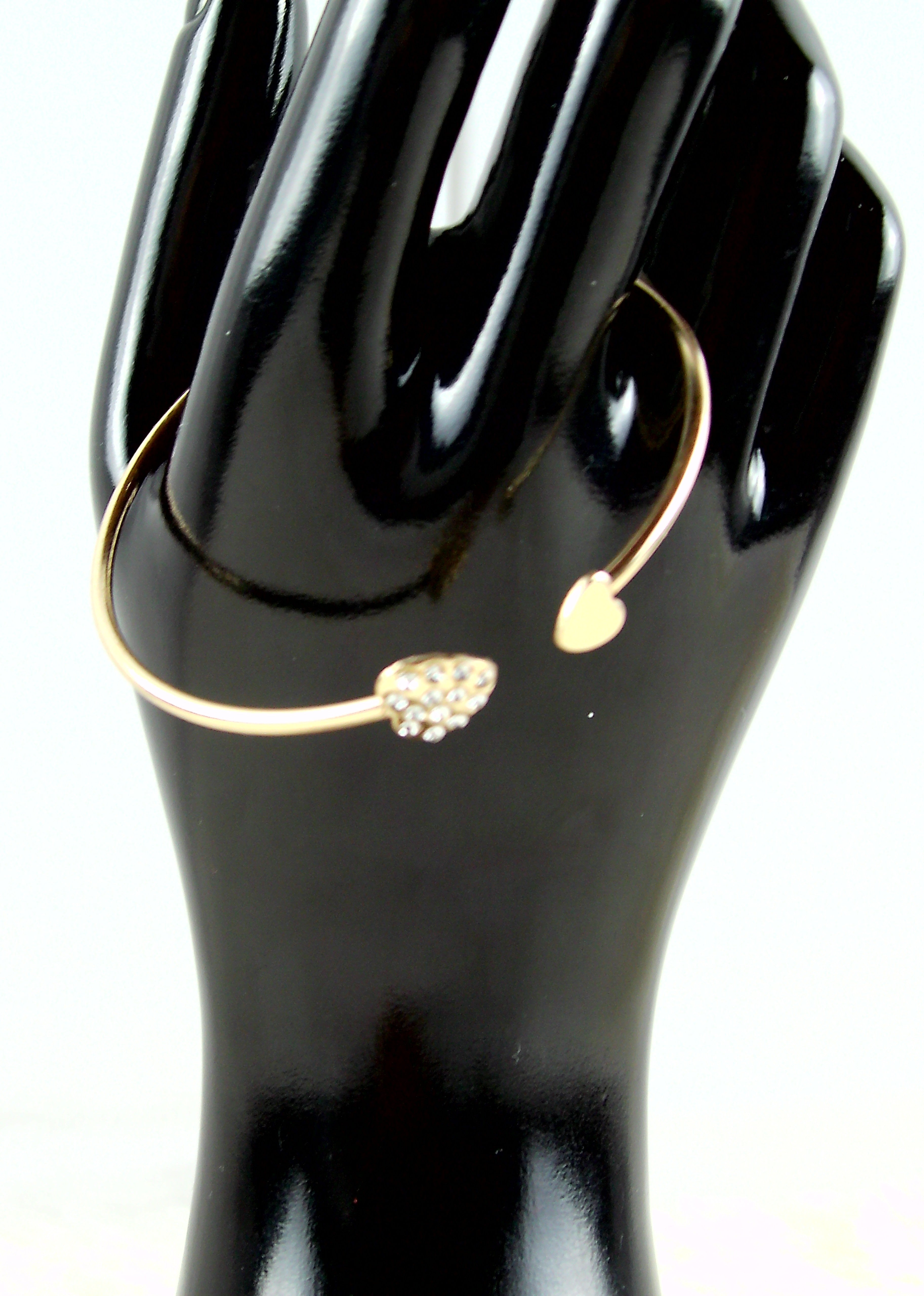 Gouden ronde armband met mooie sluiting