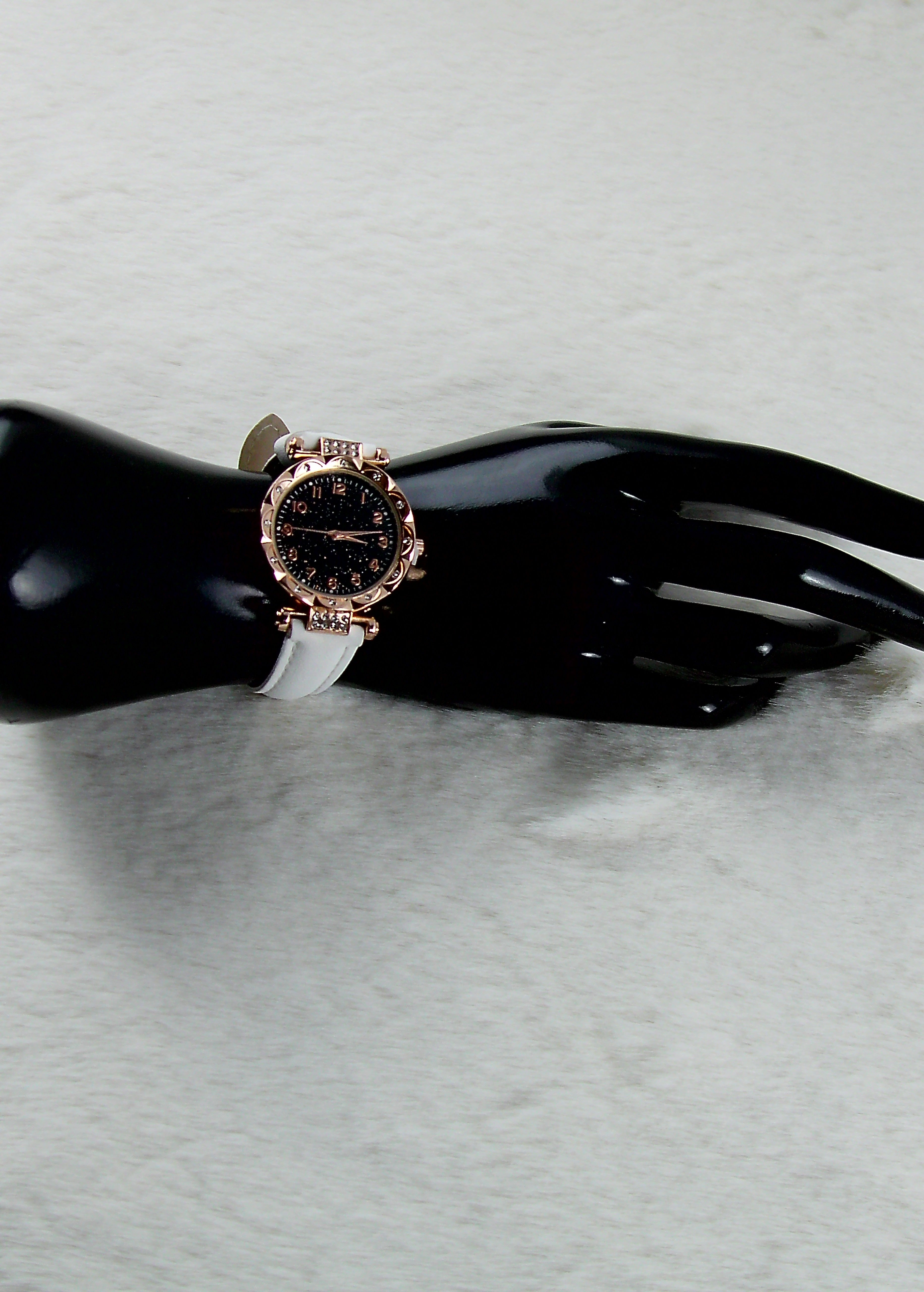 Witte bloemen horloge met glitters