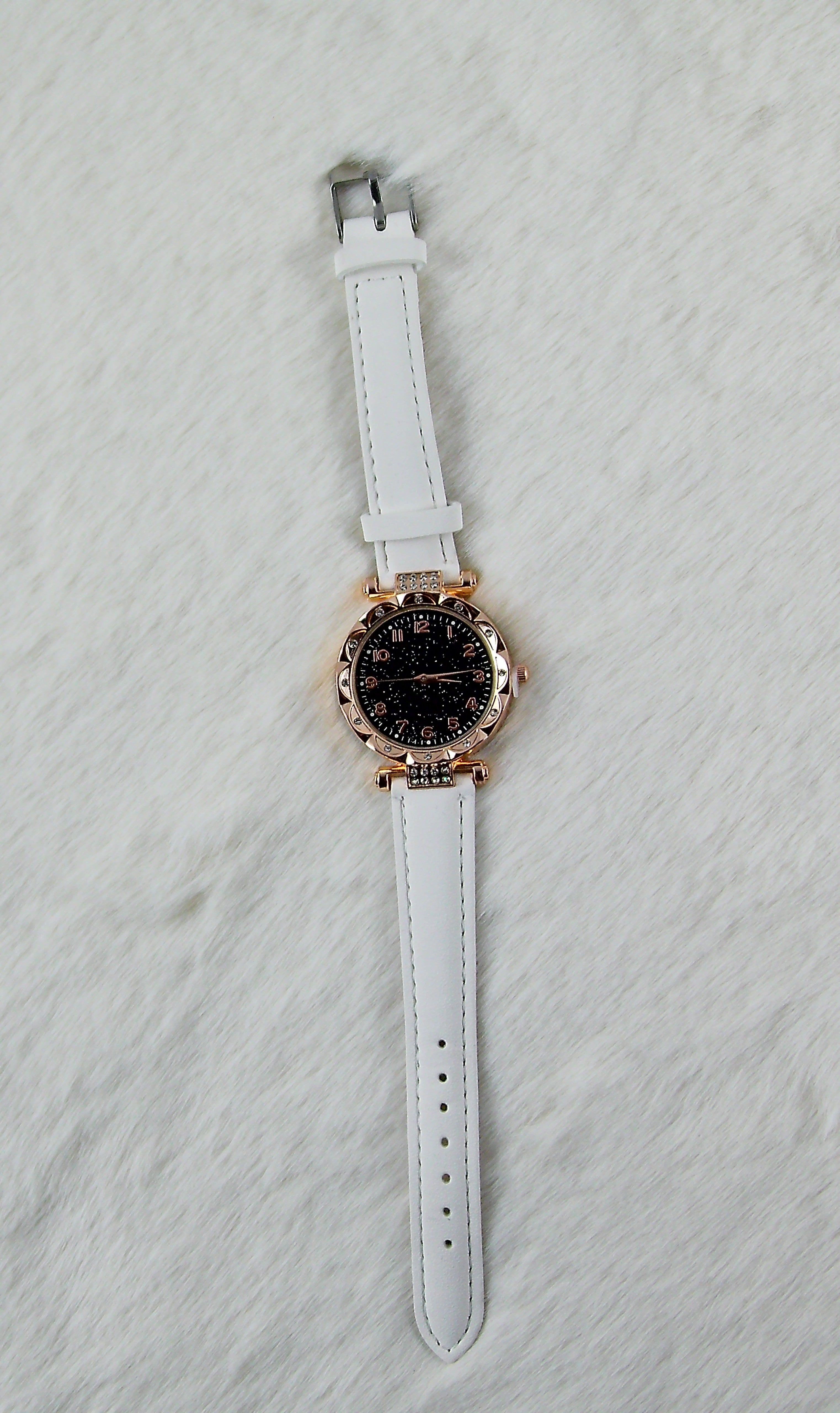 Witte bloemen horloge met glitters