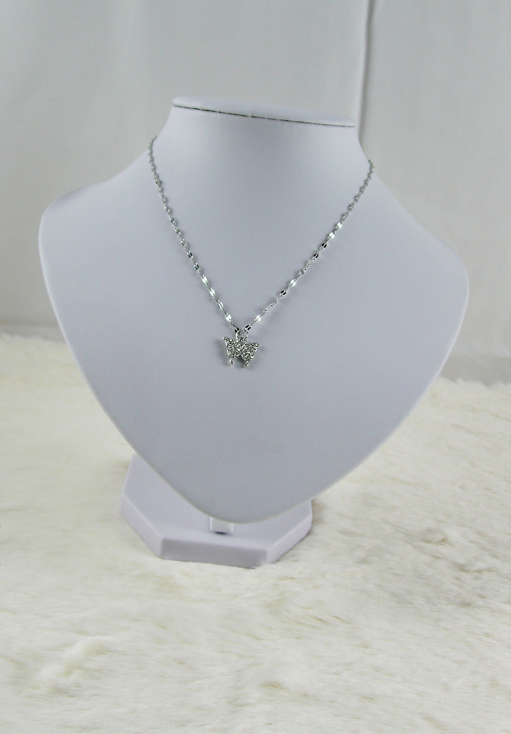 Zilveren ketting met diamanten vlinder