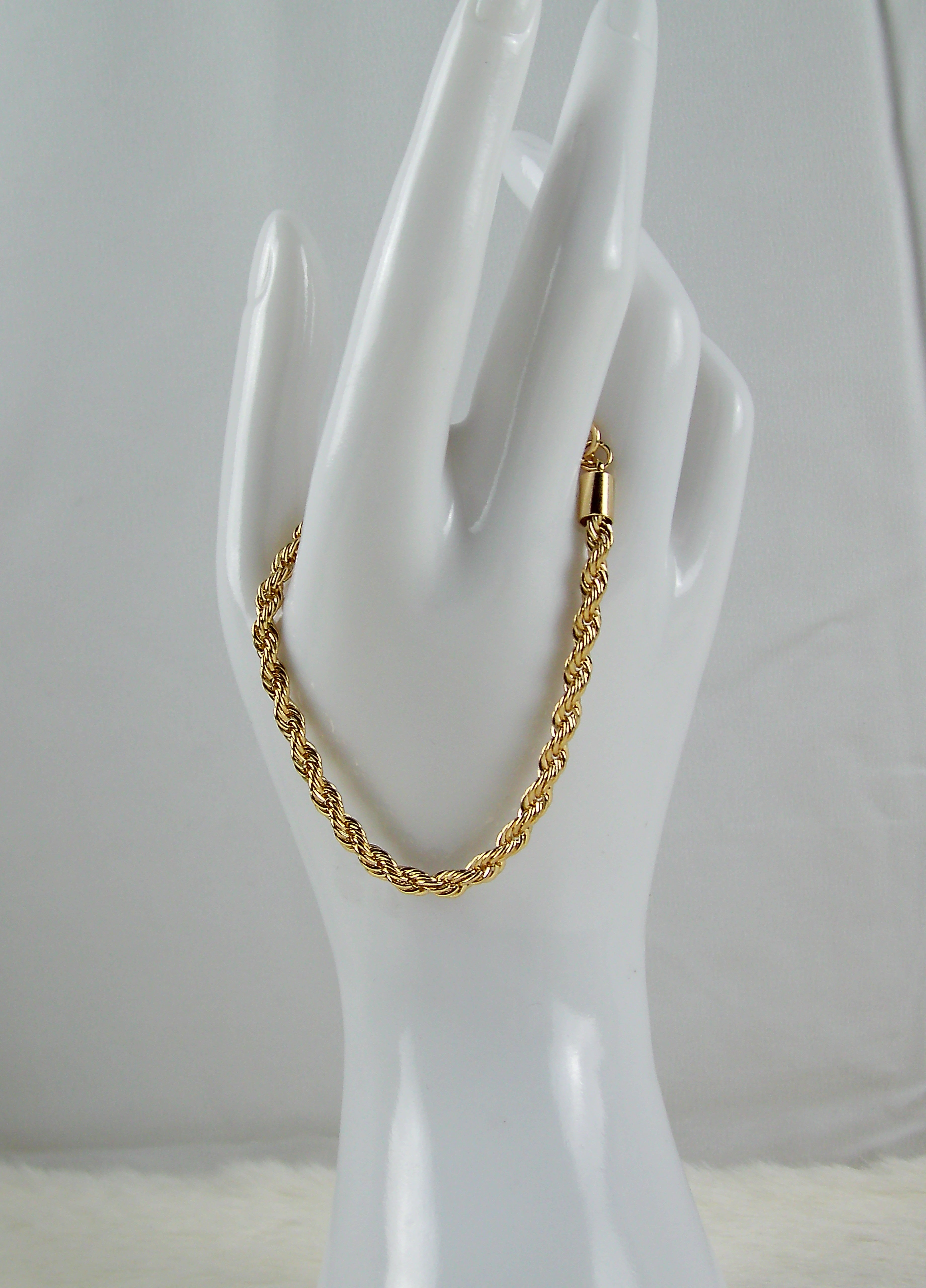 Basic gedraaide gouden armbandje