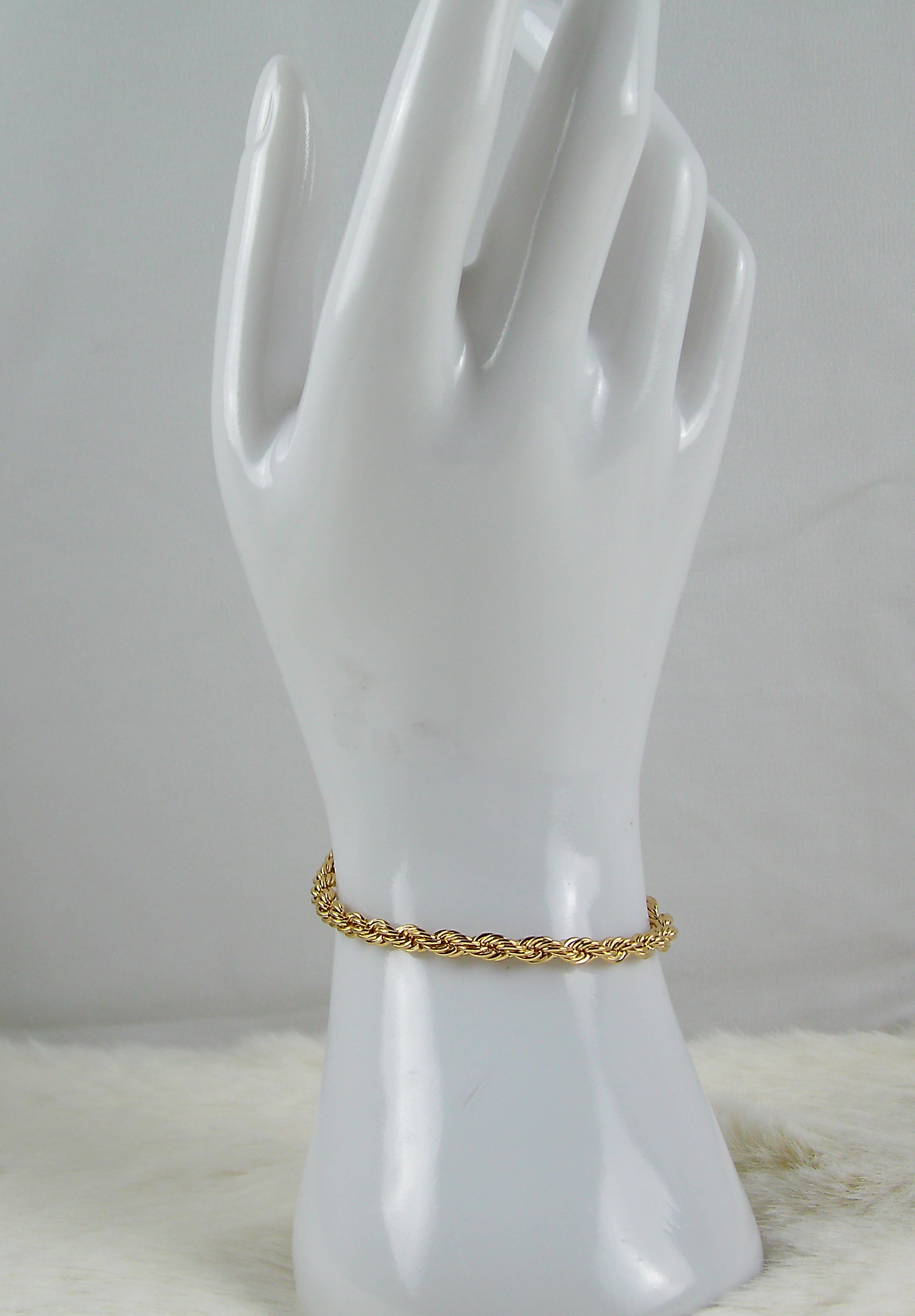 Basic gedraaide gouden armbandje