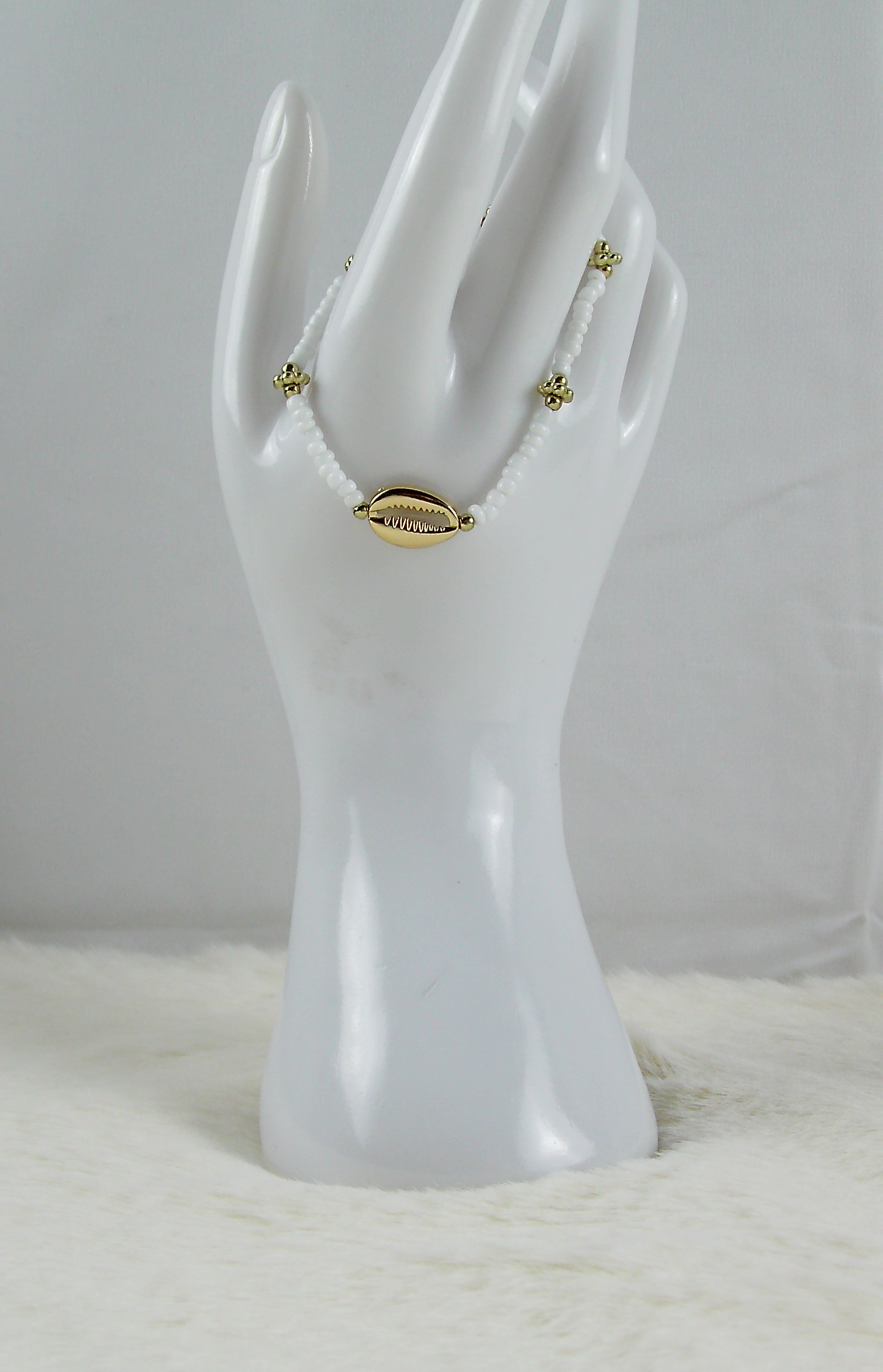 Witte zee armband met schelp