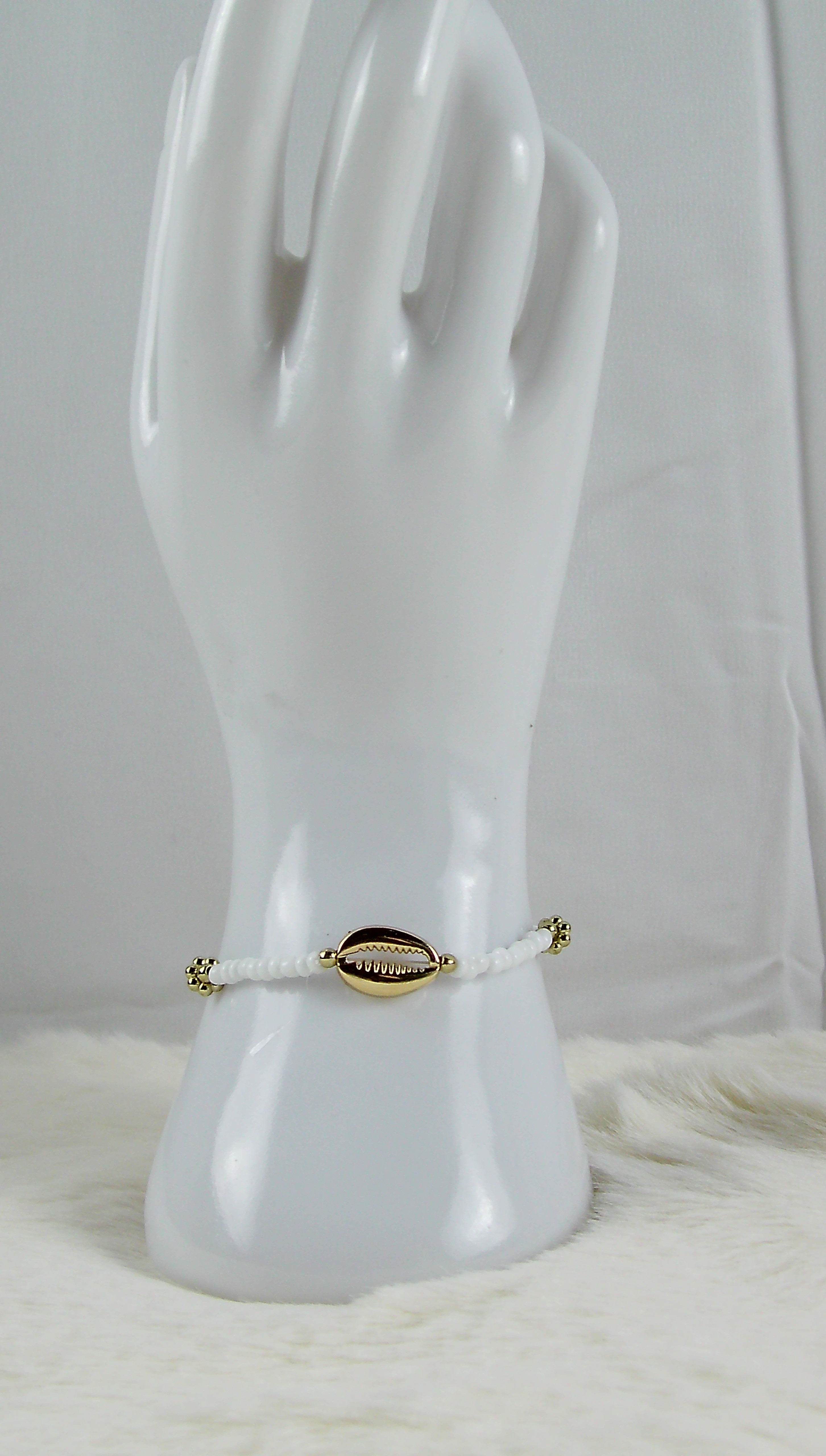 Witte zee armband met schelp