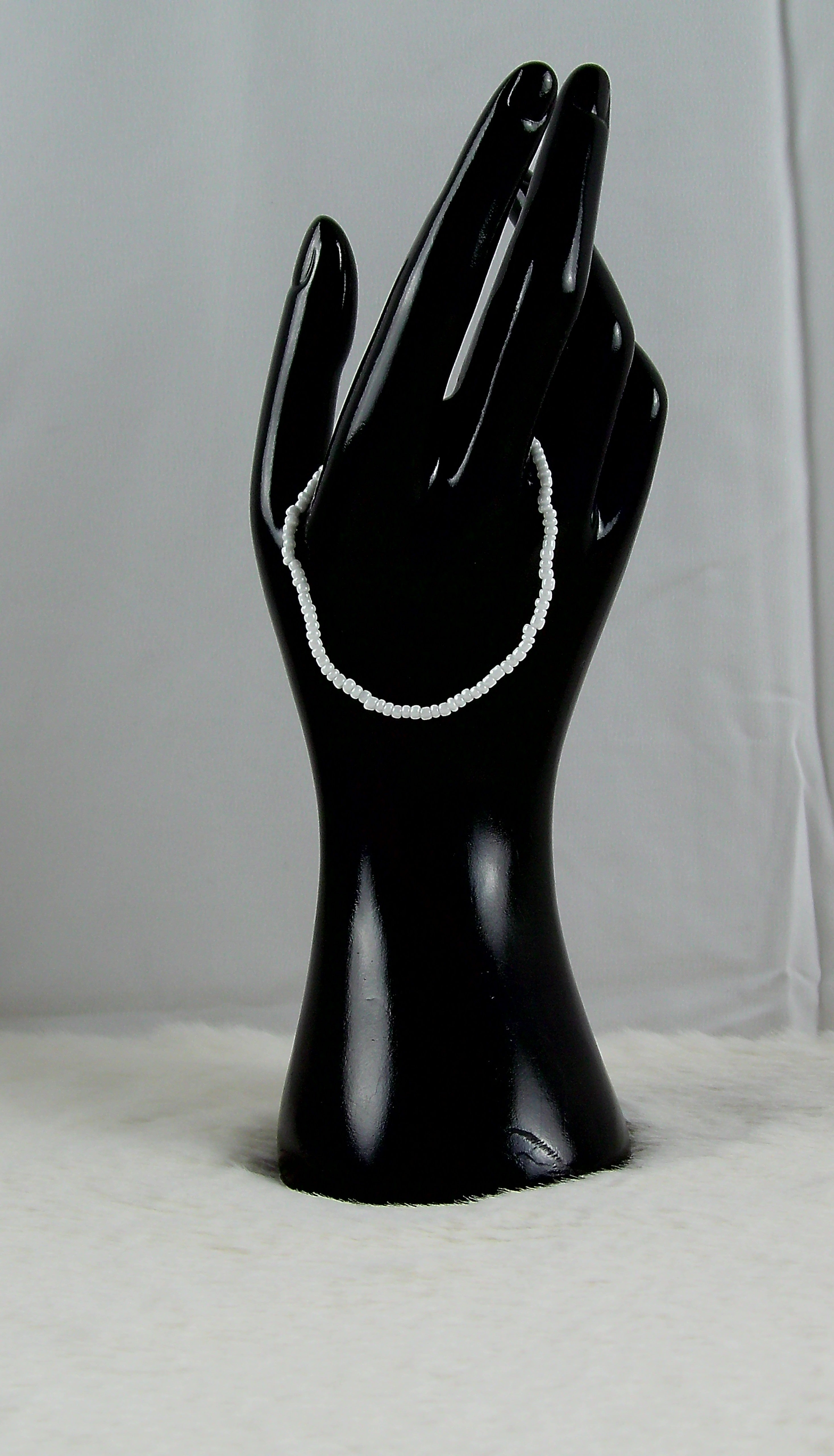 Witte kleine kralen armband