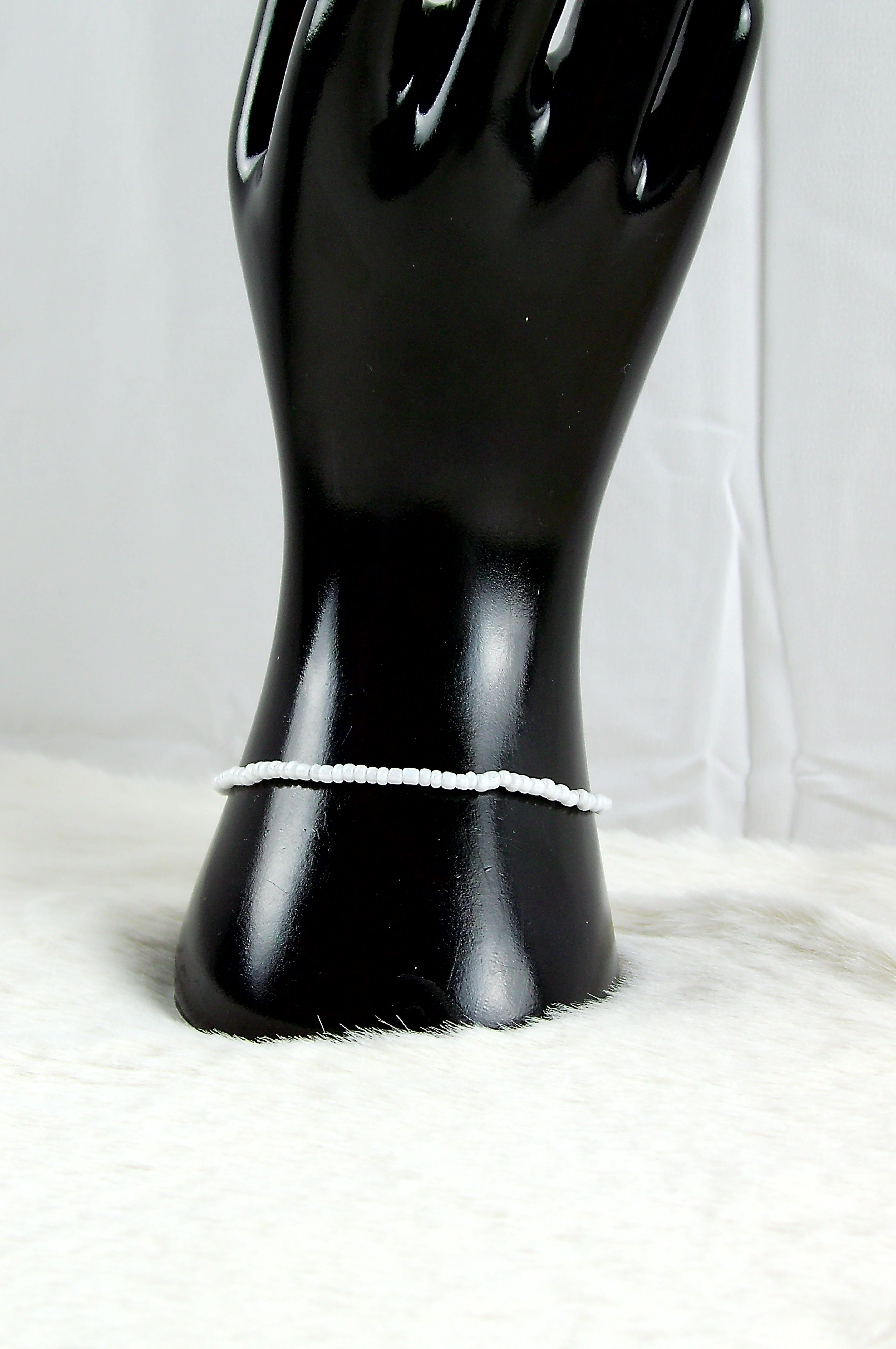 Witte kleine kralen armband