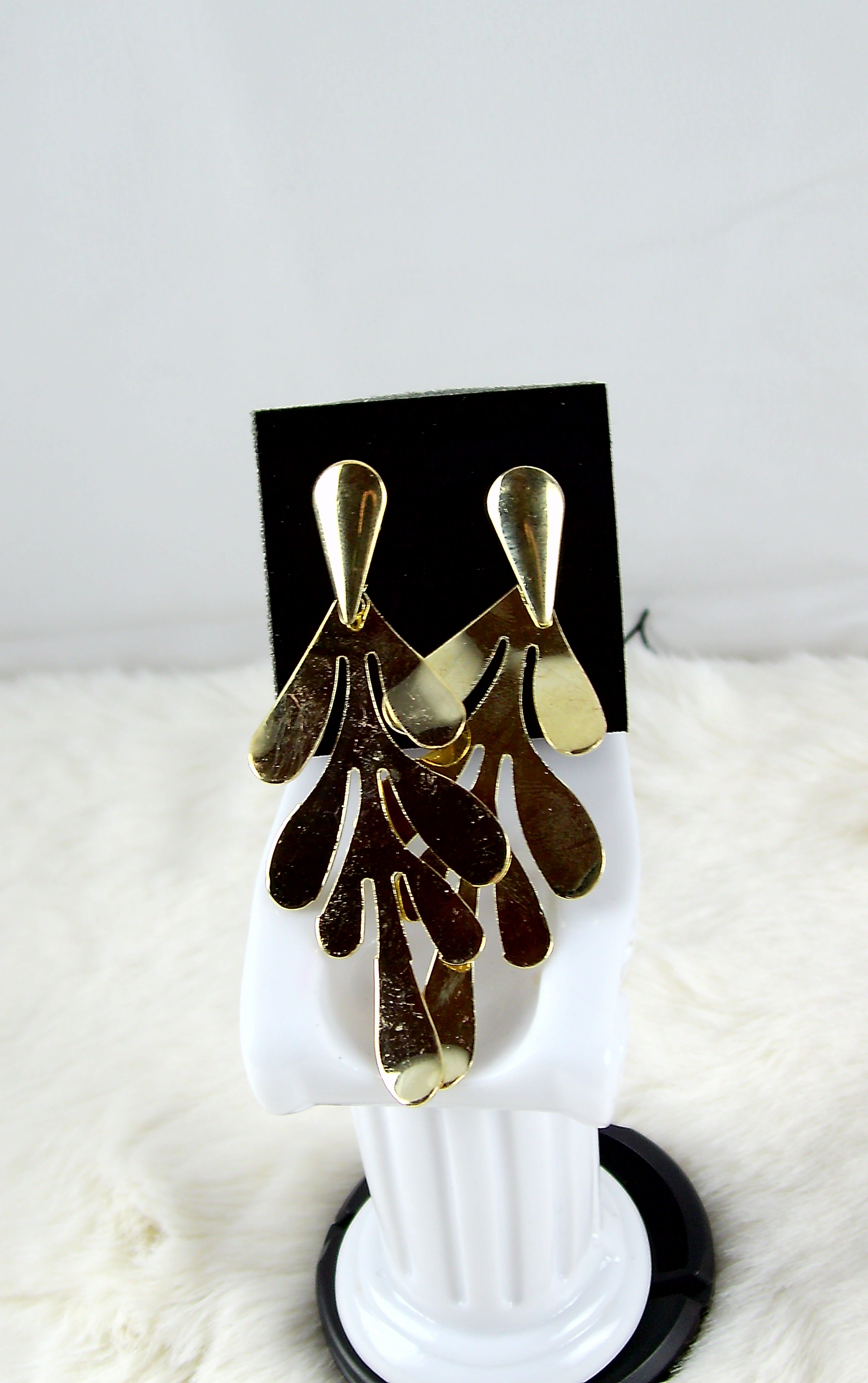 Gouden oorbellen met een heel blad