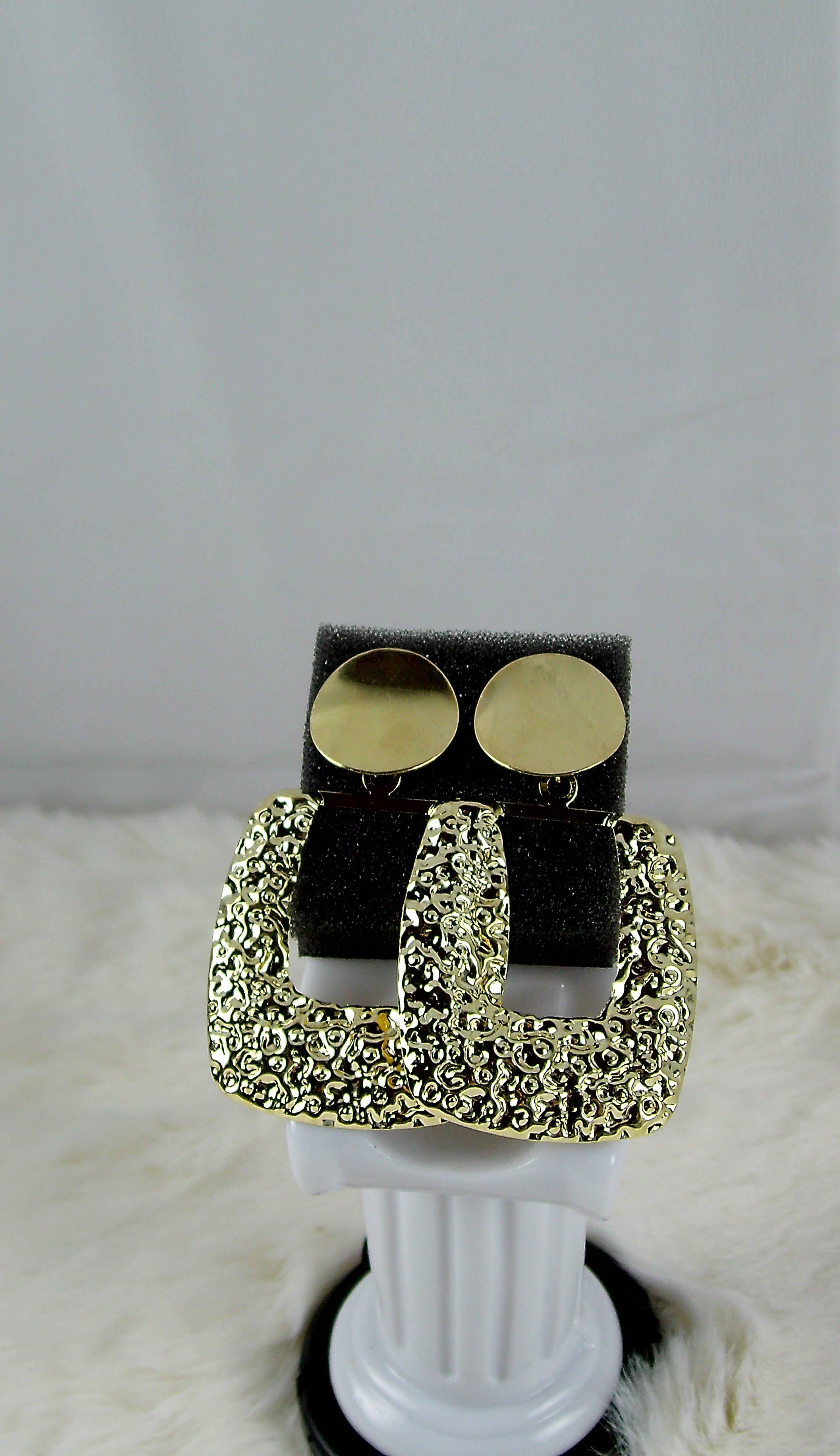 Gouden oorbellen vierkant met patroon