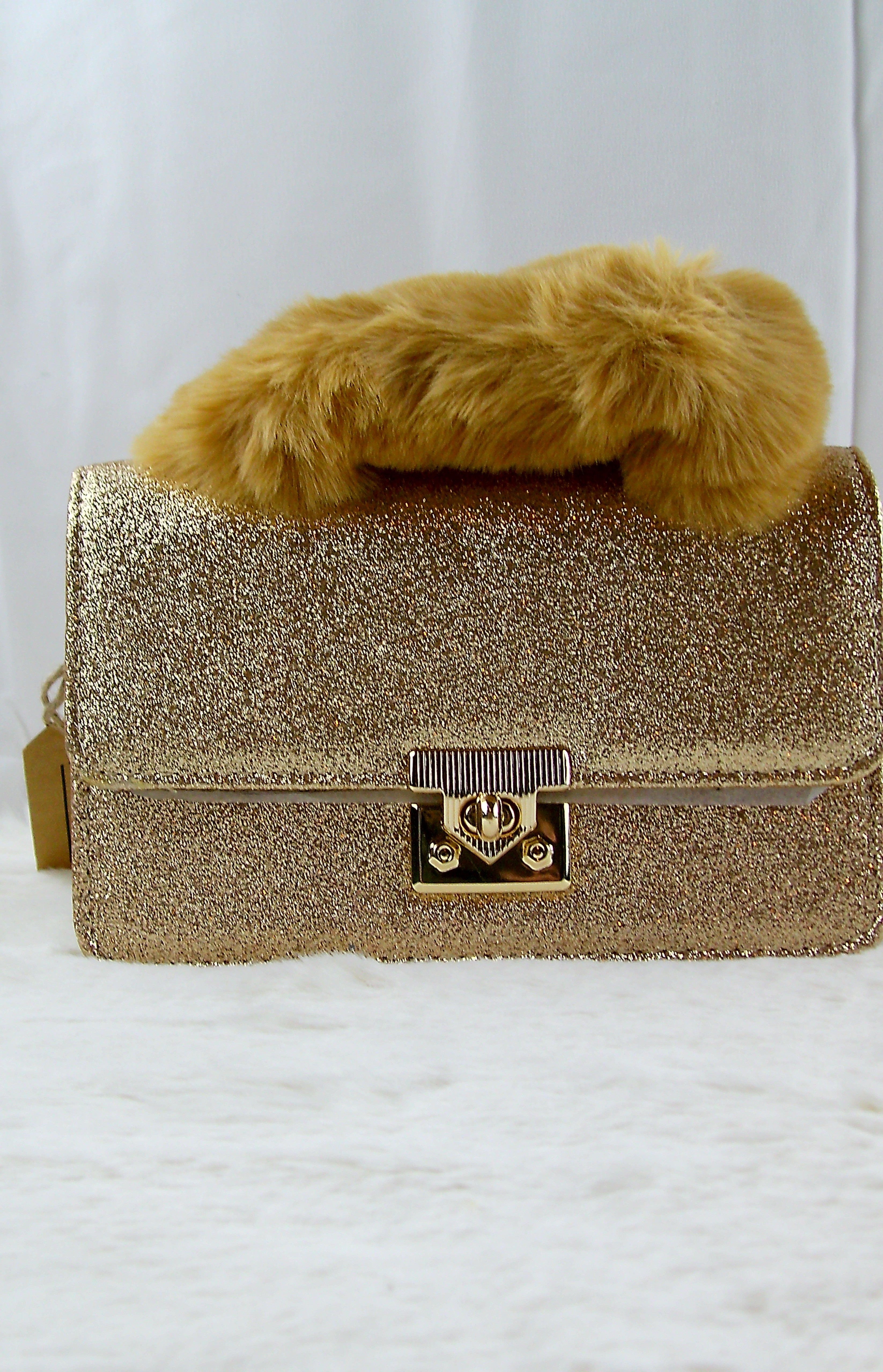 Glamour Clutch met Faux Fur Detail – Goud